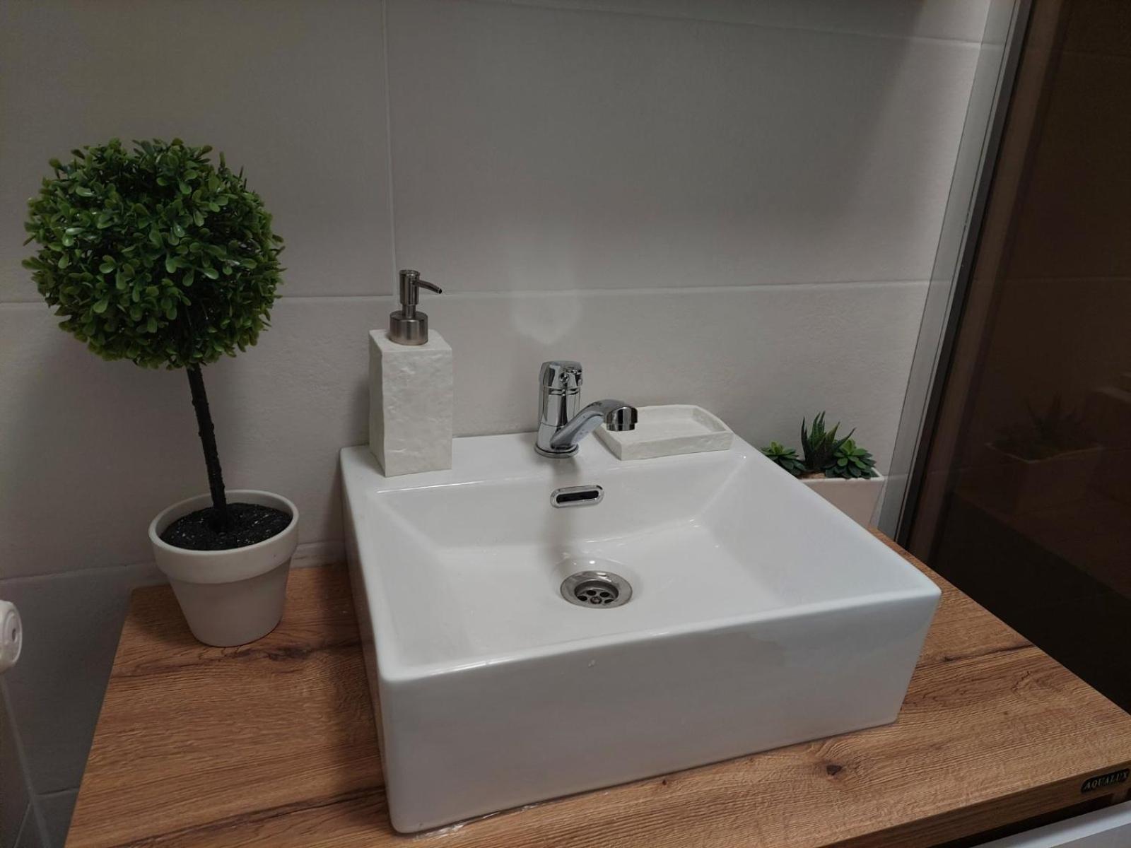 Mina Modern & Cozy Apartment Main City Square Gtc Skopje Exteriör bild